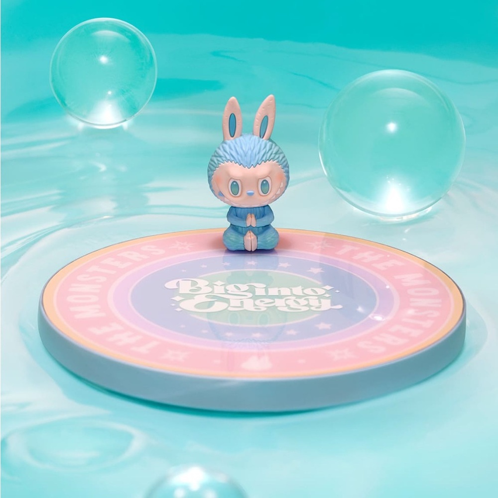 Pop Mart Big Into Energy Wireless Charger🩵
